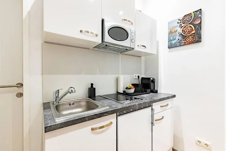 Apartment Budget Rooms West With Shared Kitchen Vienna