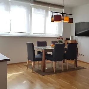 Apartment Moderne Maisonette Mit Terrasse, Wien