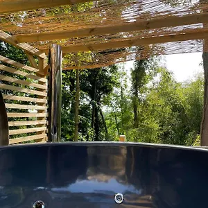 la-cabane-du-panda.hotels-rhonealpes.com/