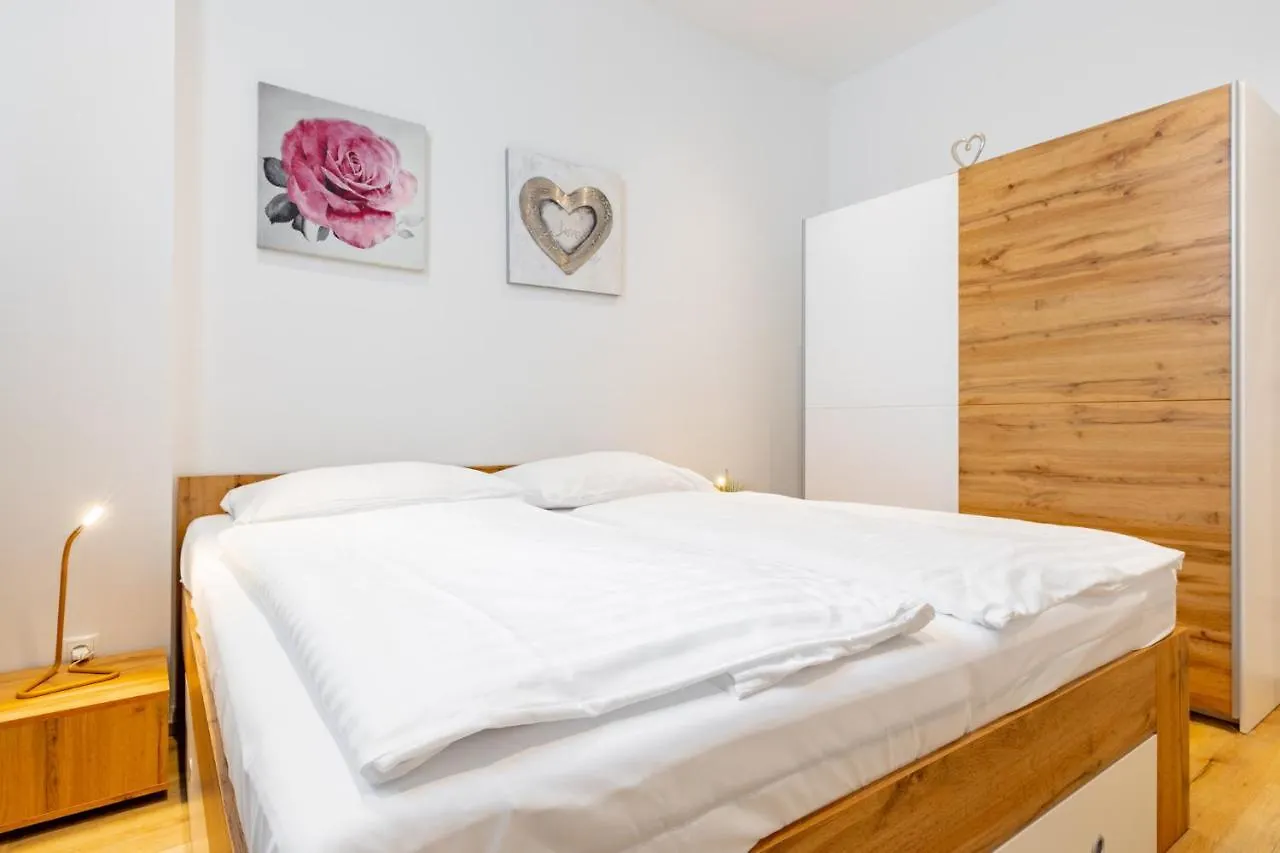 Budget Rooms West With Shared Kitchen Viena Austria