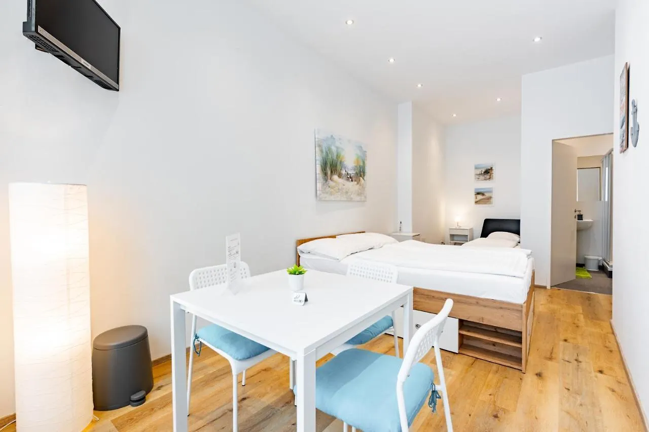 Budget Rooms West With Shared Kitchen Viena Austria
