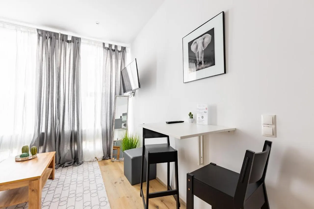 Budget Rooms West With Shared Kitchen Vienna Apartment