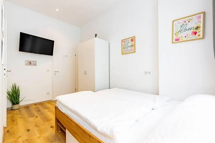 Budget Rooms West With Shared Kitchen Viena