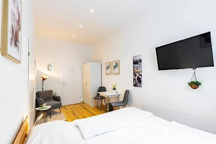Budget Rooms West With Shared Kitchen Viena 0*,