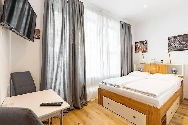 Budget Rooms West With Shared Kitchen Viena