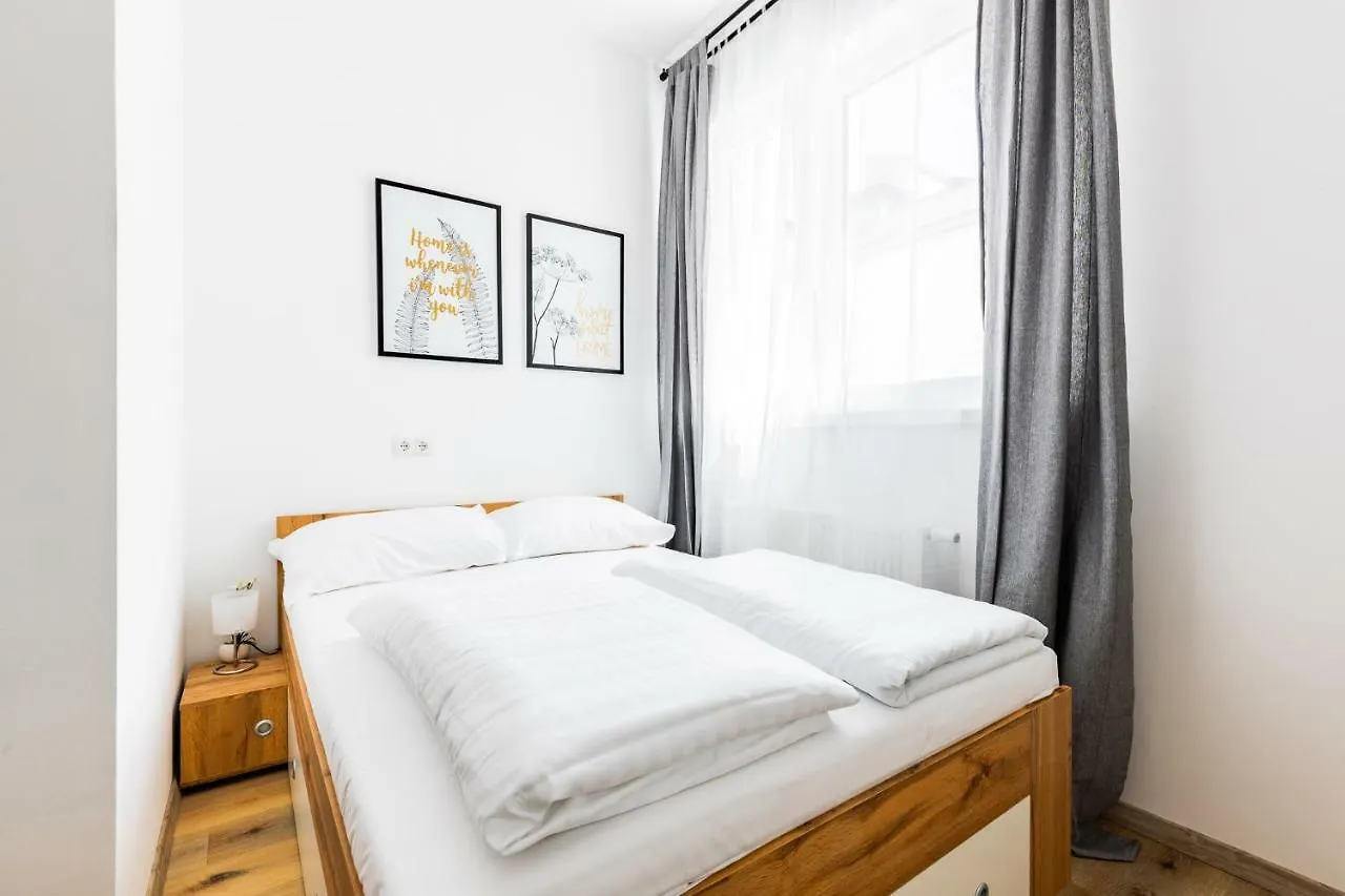 Budget Rooms West With Shared Kitchen Viena