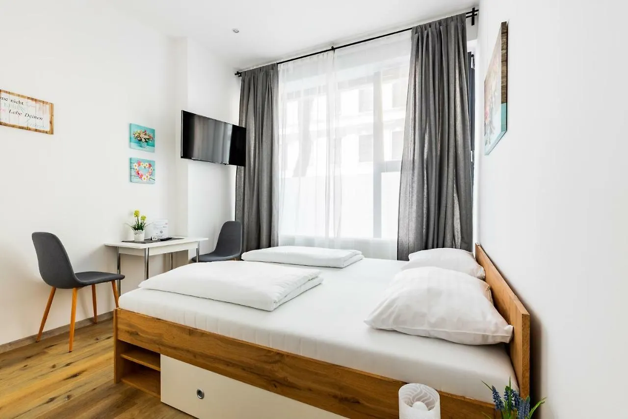 Budget Rooms West With Shared Kitchen Vienna 0*,  Austria