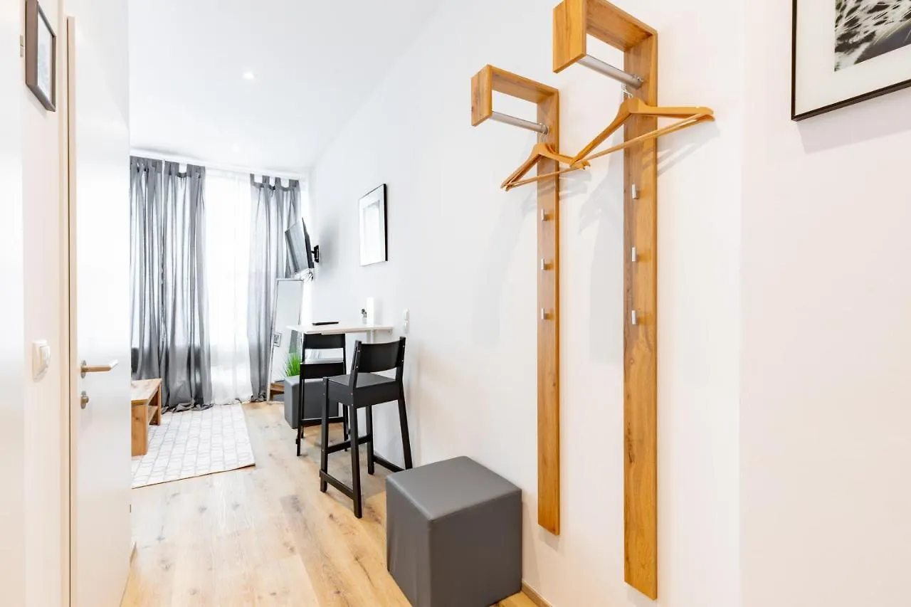 Budget Rooms West With Shared Kitchen 维也纳 0*,
