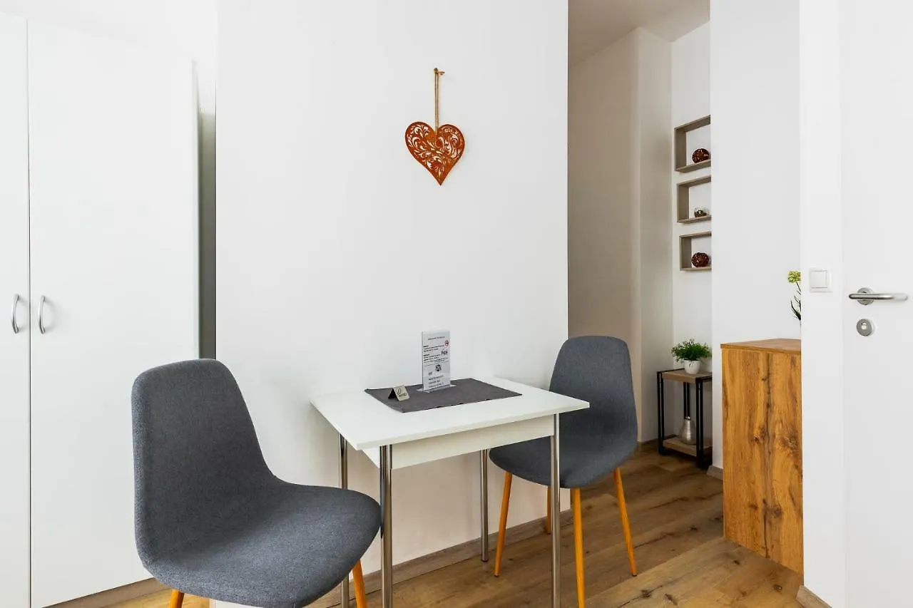 Budget Rooms West With Shared Kitchen 维也纳